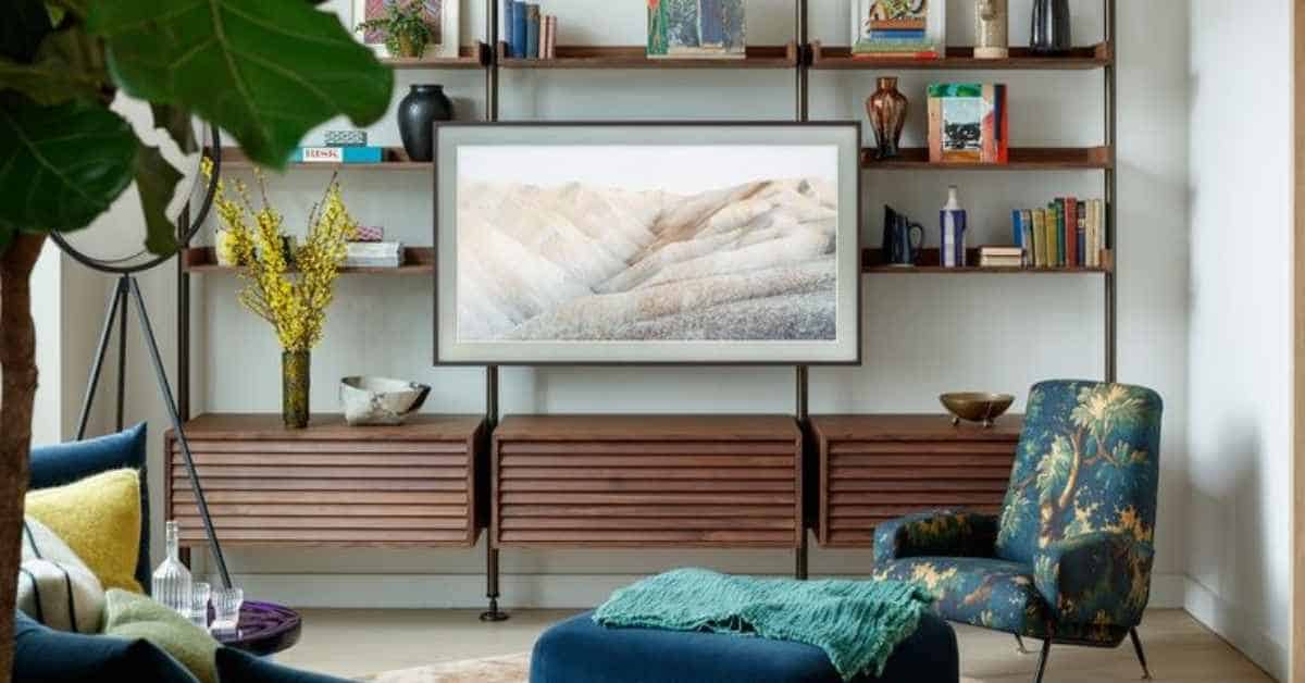 Televisión como si fuese un cadro apra decorar la pared de la televisión